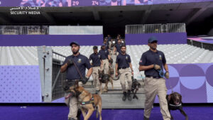 El equipo de apoyo policial de los EAU colabora en la seguridad de los Juegos Olímpicos de París 2024