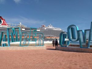 Llegan 2,600 turistas en primer crucero atracar en  país desde marzo 2020