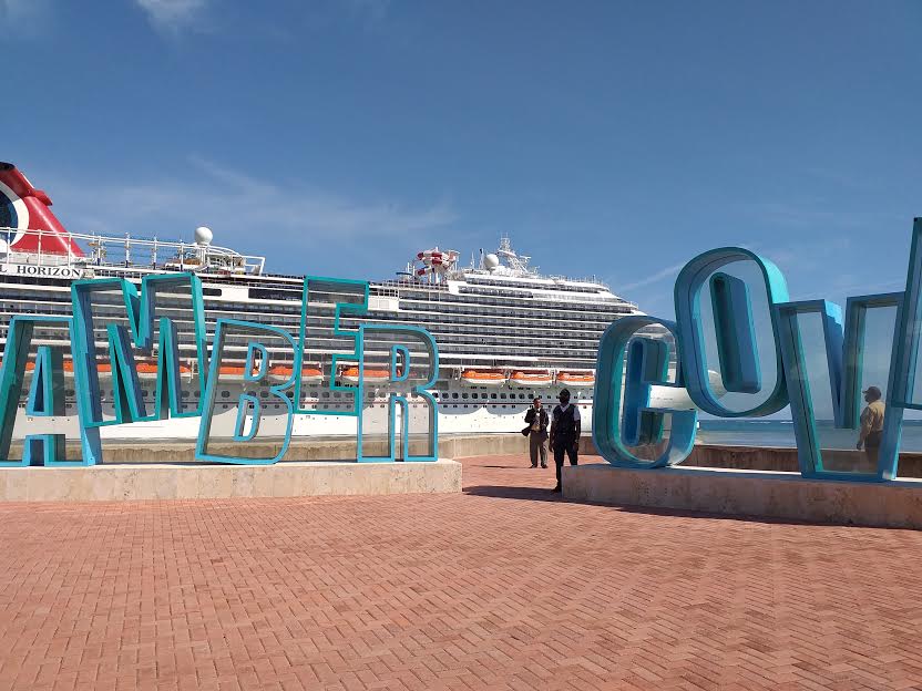 Llegan 2,600 turistas en primer crucero atracar en  país desde marzo 2020