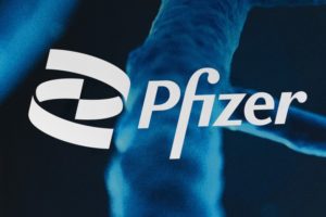 La codicia de Pfizer mata, señala AHF