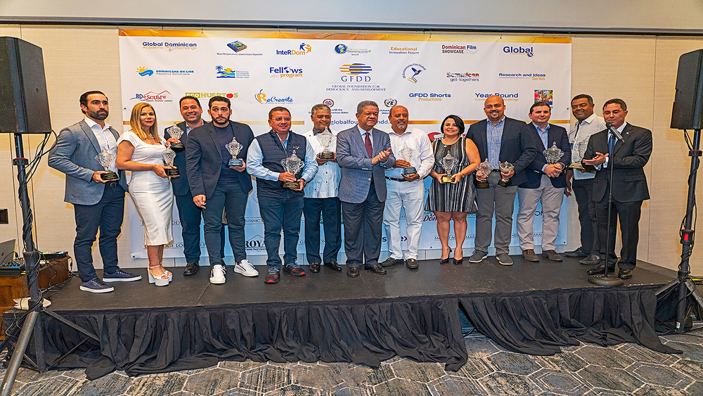 Celebran Funglode/GFDD 15vo torneo golf pro recaudación fondos