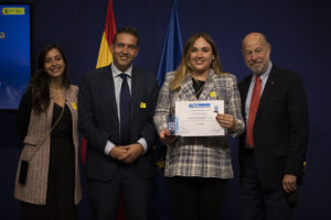 Premian en España “El Lado Positivo” con premio Corresponsables