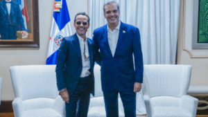 Recibe Presidente Abinader a Marc Anthony tratar inversiones region