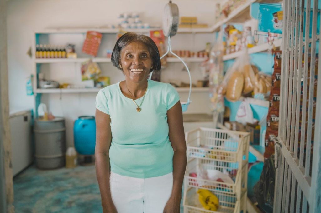 Programa Emprendedoras Hábitat para la Humanidad beneficia más 200 mujeres