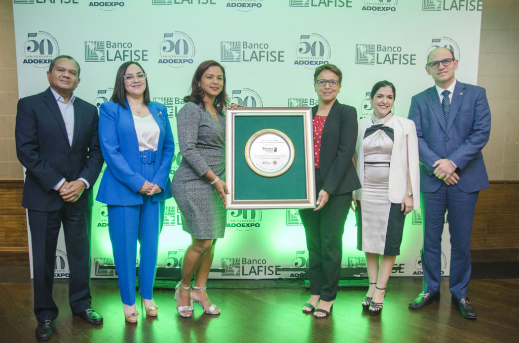 Celebran tercera edición Premio Empresa Exportadora LAFISE-ADOEXPO 