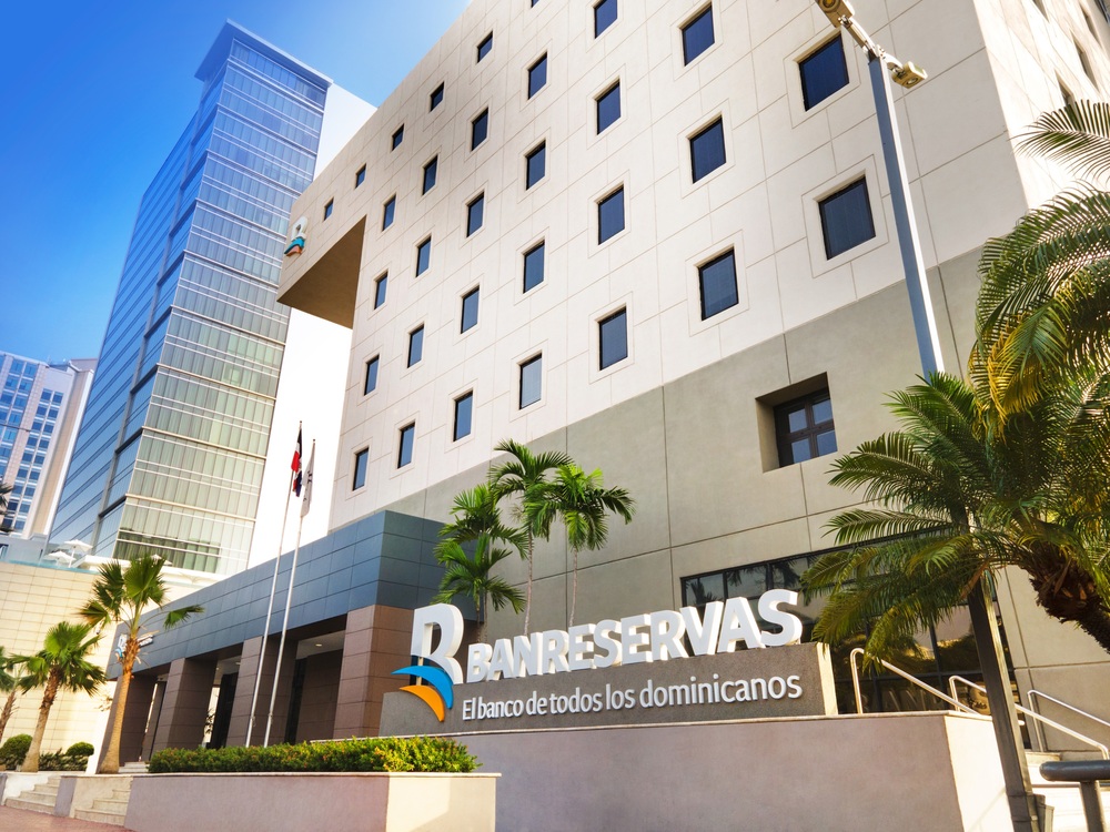 Reconocen Banreservas primer banco dominicano sostenibilidad financiera