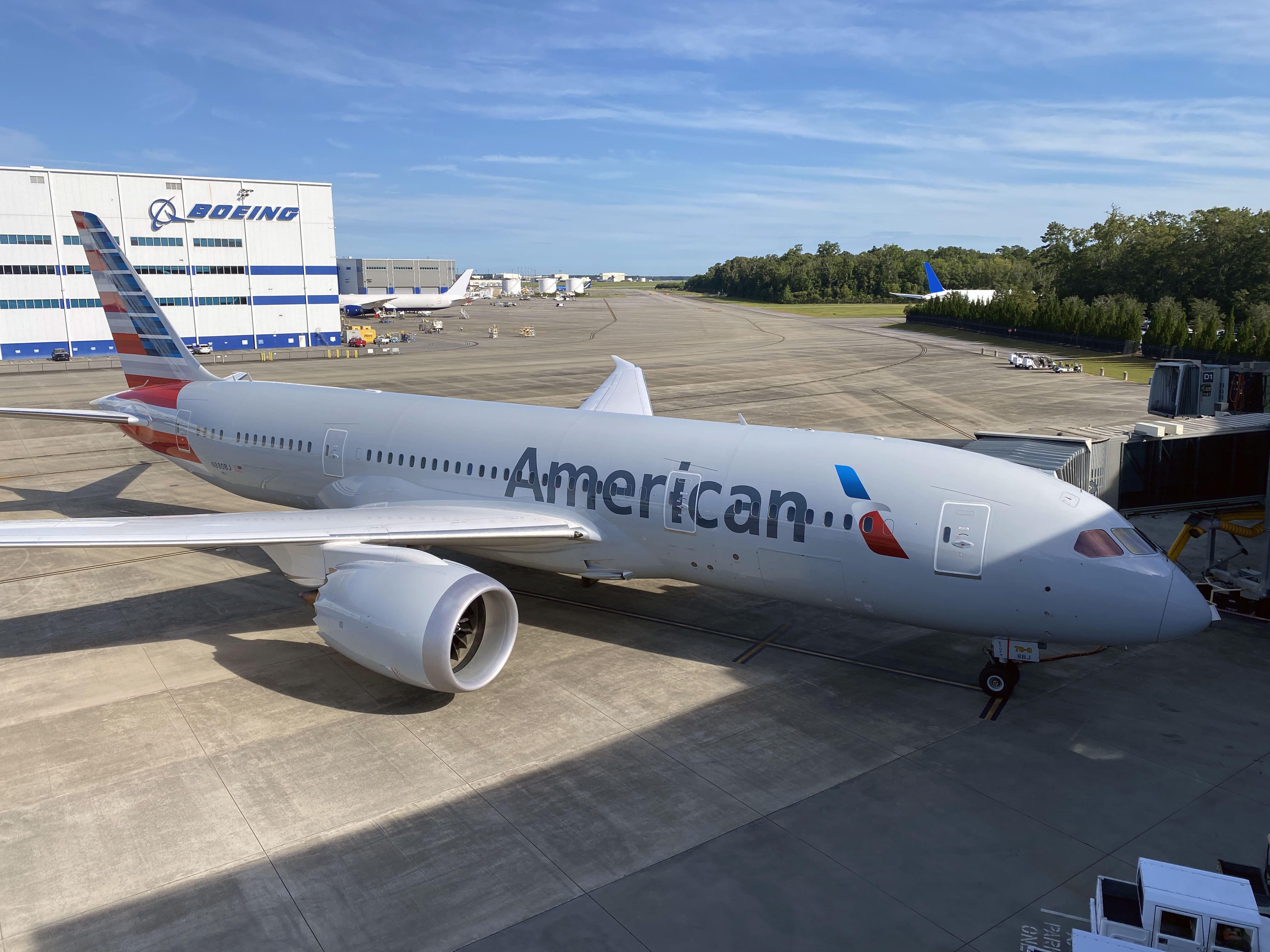 Recibe American Airlines primer Boeing 787-8 del año