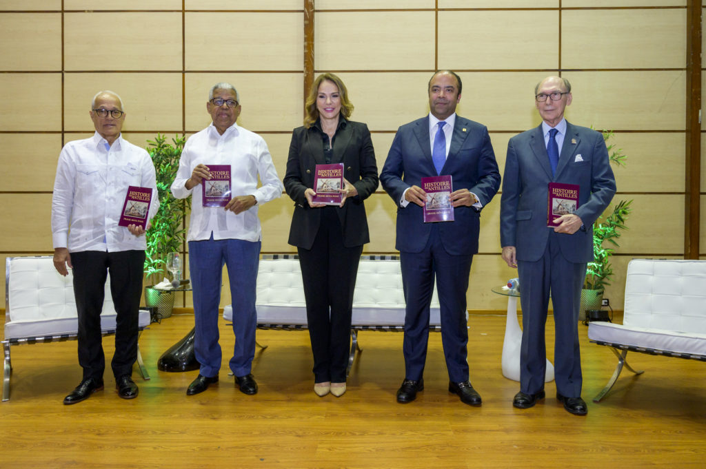 Publica Unesco con auspicio Banreservas libro Moya Pons traducido francés Historia del Caribe 