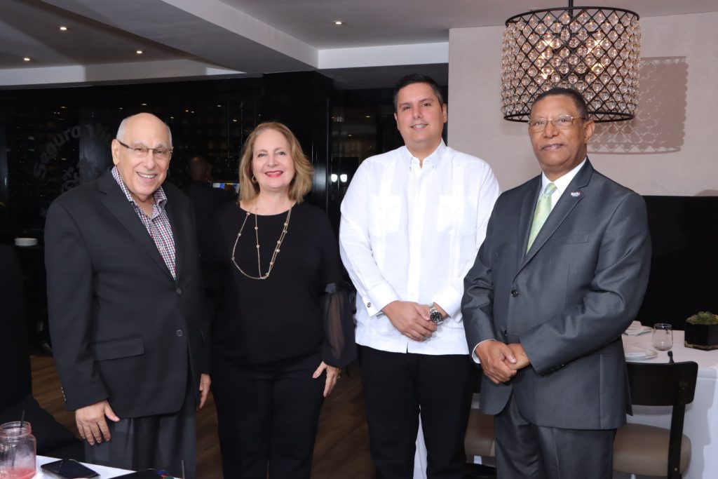 Fundadores celebran Cena 30 Aniversario SEMANA DOMINICANA y Aniversario Dr. Luis Heredia Bonetti