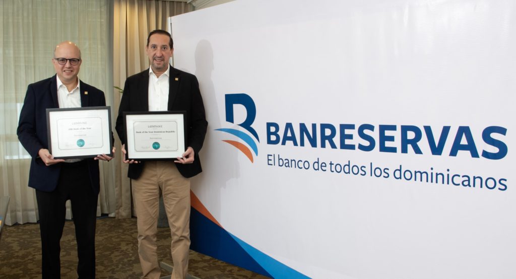 Banreservas es premiado Banco del Año de RD y Mejor Banco para PYMES