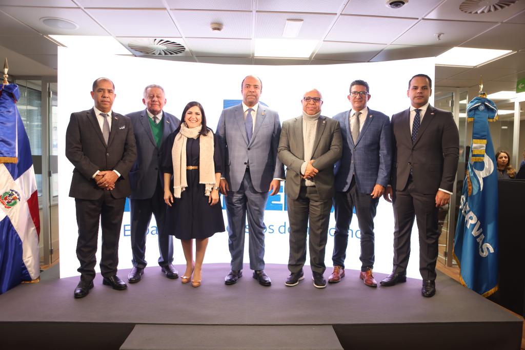 Inaugura Banreservas oficina representación en Madrid 