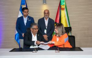 Firman Cámara Santo Domingo y Comisión Sectorial Guyana Memorando Entendimiento