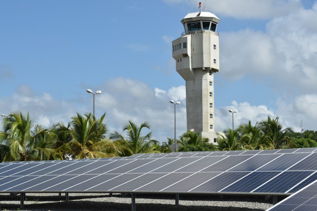 Avanzan VINCI y AERODOM más hacia sostenibilidad alcanzando 20 mil paneles solares aeropuertos