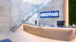 La demanda global de datos de vehículos conectados aumenta las suscripciones de Geotab a 4 millones 