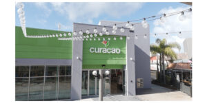 Espectauclar inauguración de Curacao para celebrar su nueva ubicación de venta minorista en Chula Vista