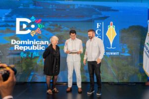 FCCA reconoce a David Collado por impulsar el auge del turismo de cruceros en República Dominicana